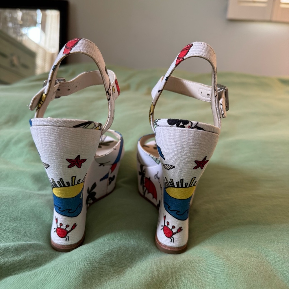 Alice + Olivia White Patterned Platform Sandals - image 7